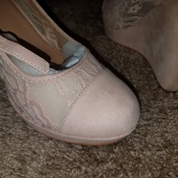 Torrid Wedges - Picture 3 of 6